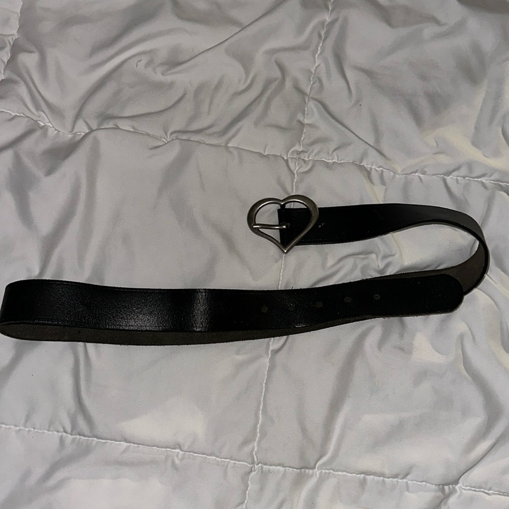 Black heart belt